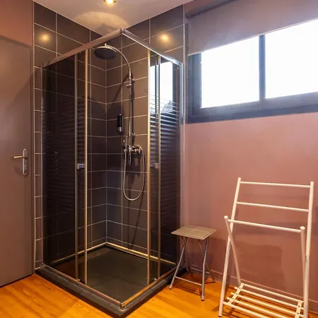 Lumineux - Parking - Wifi - Clim - 3 Lits Dont 1 King Size - Jardin- *